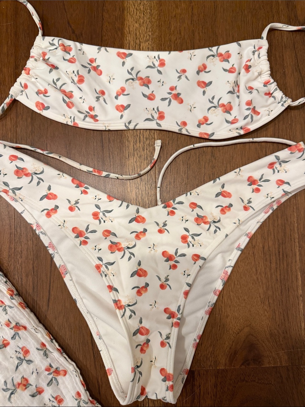 Abercrombie & Fitch peach print bikini & sarong - Picture 2 of 4